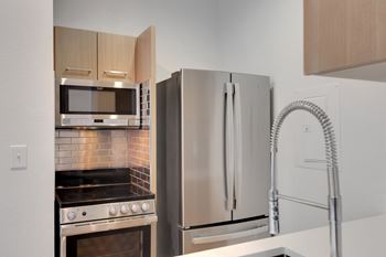 Modern kitchen with sink and faucet1